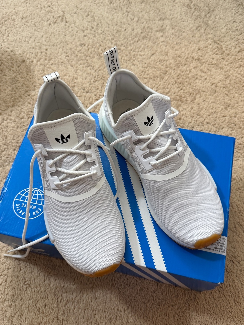 GZ9260 NMD_R1 Primeblue 'White Gum' sneaker